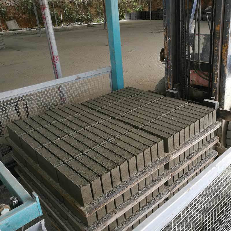 Paver Block Making Machine: Mullistava betonikoneteollisuus