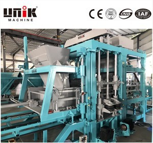 Mitkä ovat Hollow Block -automaattikoneen ominaisuudet?